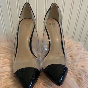 Size 7.5 heels